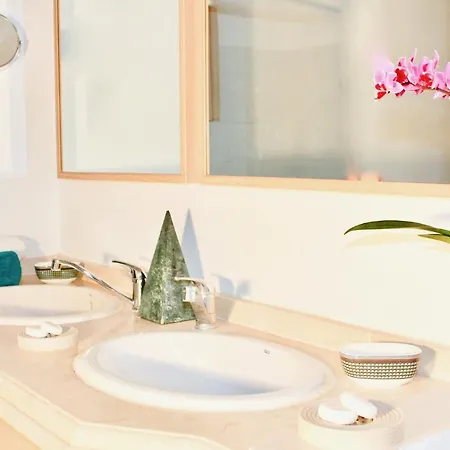 Detached With Garden, Heated And Private Pool, Sea View, Parking Free Willa *