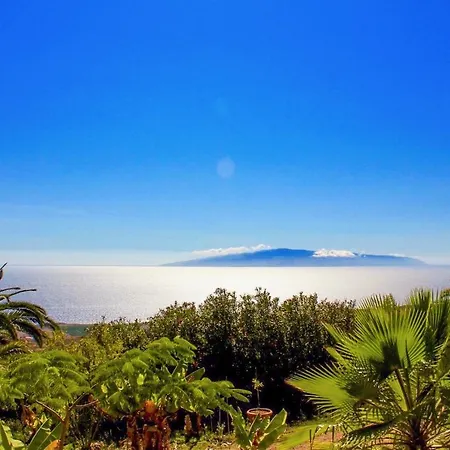 Detached With Garden, Heated And Private Pool, Sea View, Parking Free Willa