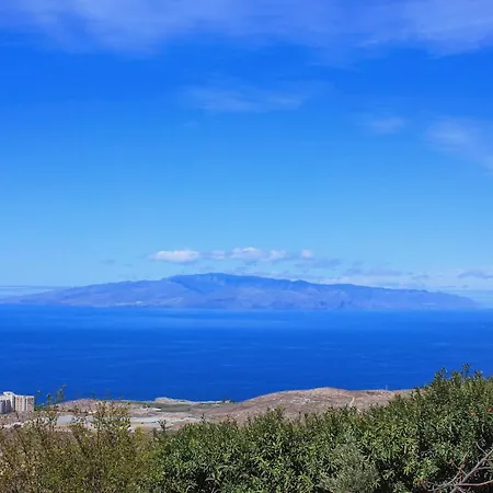 Detached With Garden, Heated And Private Pool, Sea View, Parking Free *