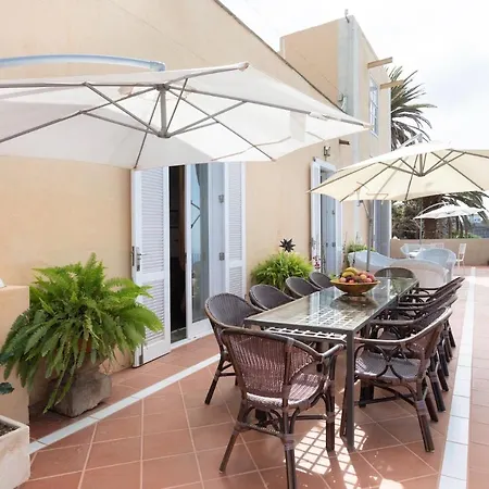 Detached With Garden, Heated And Private Pool, Sea View, Parking Free Willa