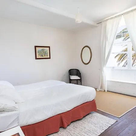 Detached With Garden, Heated And Private Pool, Sea View, Parking Free